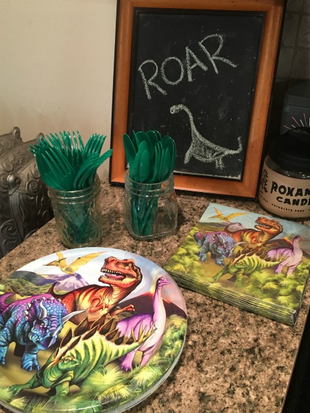 dinosaur birthday party plates